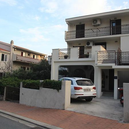 Apartment Luka Макарска Екстериор снимка